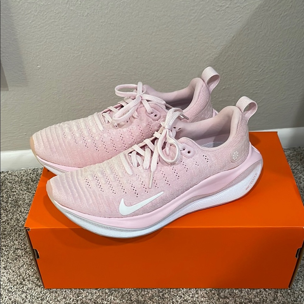 Nike React Infinity Run 4 - Soft Pink and White